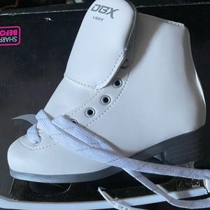 Kids NIB ice skates size 13